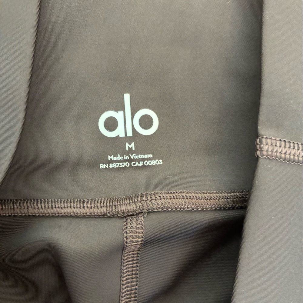 Alo 7/8 High-Waist Airlift Leggings in Espresso - Picture 6 of 9